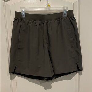 Under Armour Men’s Tac Academy 5 inch Fitted Shorts